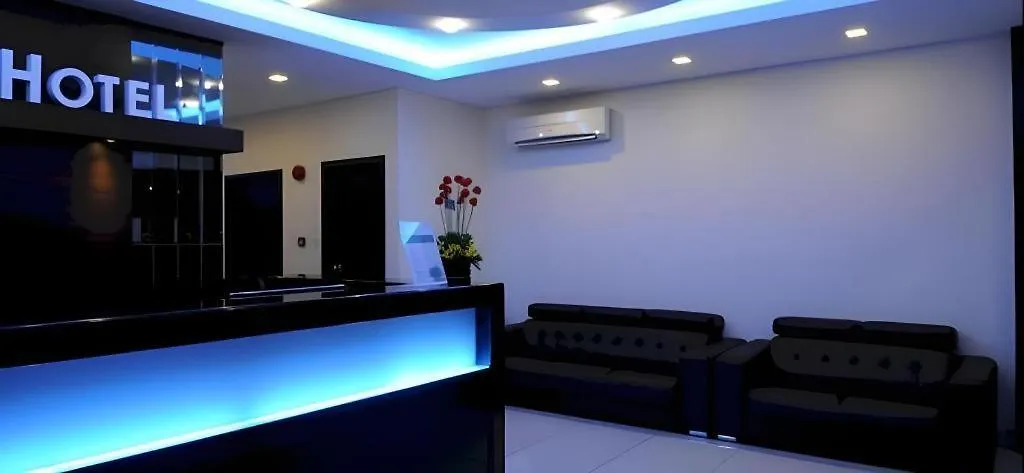 Cathay Hotel Kota Kinabalu 2*,