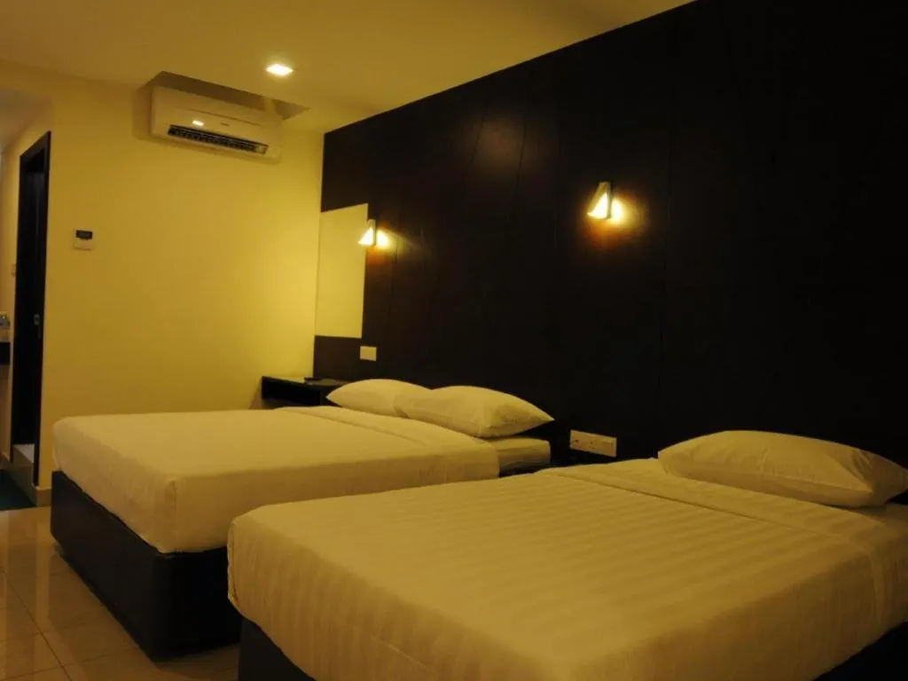 Cathay Hotel Kota Kinabalu 2*,